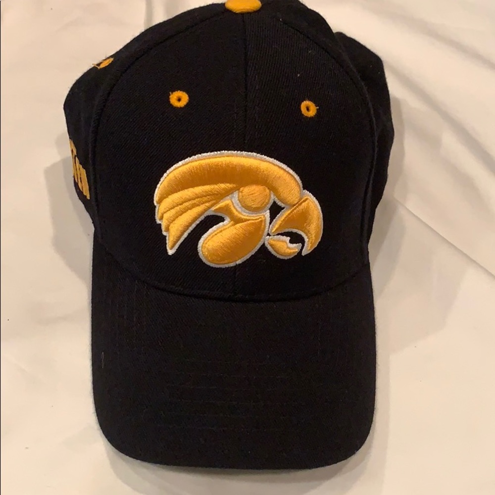 Iowa Hawkeyes baseball hat.Adjustable.New w/o tags